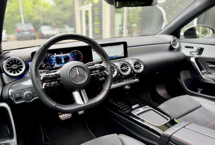 Mercedes Classe A 220 d 190 8G-DCT AMG Line Premium Plus / Toit ouvrant / Carplay / Camera 360 ...