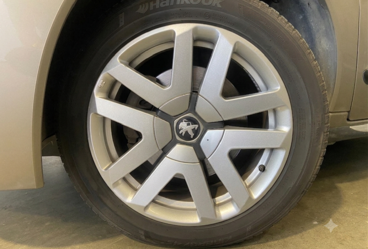 Peugeot 3008 HYBRIDE4 200 2.0 HDI 163 + 37 HY4 4x4 FELINE
