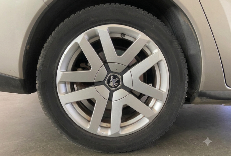 Peugeot 3008 HYBRIDE4 200 2.0 HDI 163 + 37 HY4 4x4 FELINE