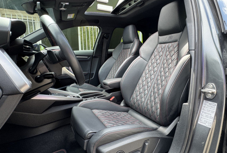 Audi S3 SPORTBACK 8Y 2.0 TFSi Quattro 310 DSG7 / Toit Ouvrant / Matrix / Carplay / B&O / Tete Haute
