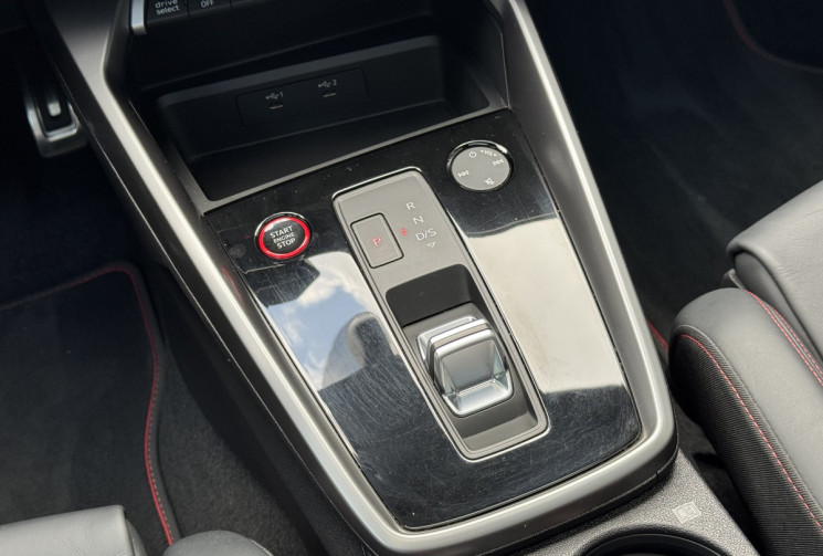 Audi S3 SPORTBACK 8Y 2.0 TFSi Quattro 310 DSG7 / Toit Ouvrant / Matrix / Carplay / B&O / Tete Haute