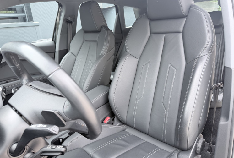 Audi Q4 50 e-TRON 299 Quattro Design Luxe 82kWh * 1ère main / En stock 