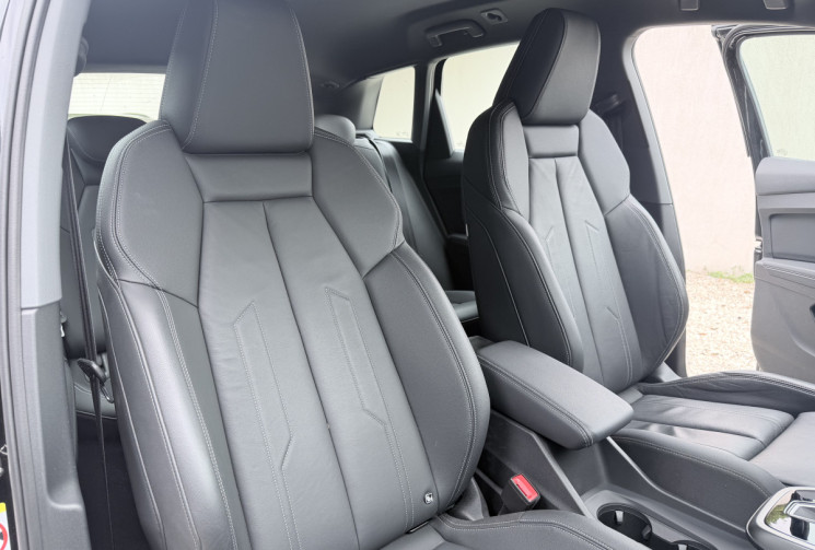 Audi Q4 50 e-TRON 299 Quattro Design Luxe 82kWh * 1ère main / En stock 
