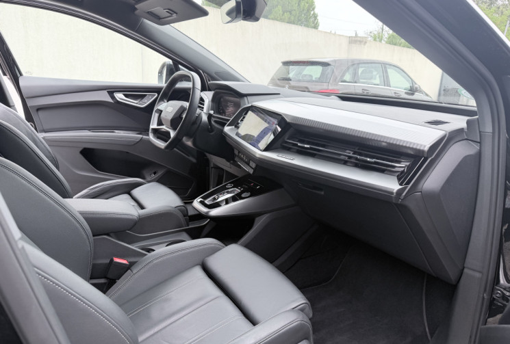 Audi Q4 50 e-TRON 299 Quattro Design Luxe 82kWh * 1ère main / En stock 