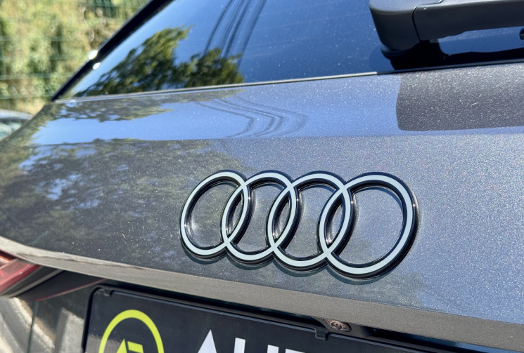 Audi A3 SPORTBACK S-Line 35 TFSi 150 S-Tronic / NEUVE / Toit ouvrant / Sonos / 360° / Garantie 12/27