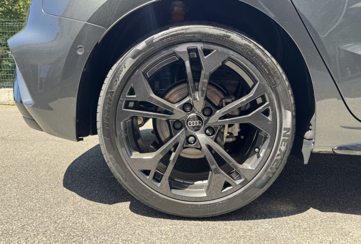 Audi A3 SPORTBACK S-Line 35 TFSi 150 S-Tronic / NEUVE / Toit ouvrant / Sonos / 360° / Garantie 12/27