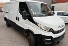 Iveco Daily 35S14 140cv 9m2 L2H1 3T5 / 190000km/ 2017 / Clim auto / Caméra / Attelage 