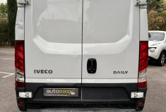 Iveco Daily 35S14 140cv 9m2 L2H1 3T5 / 190000km/ 2017 / Clim auto / Caméra / Attelage 