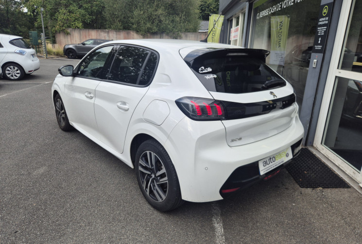 Peugeot 208 1.2 100ch Allure Pack EAT8 / Cockpit 3D / Kit de distribution récent 