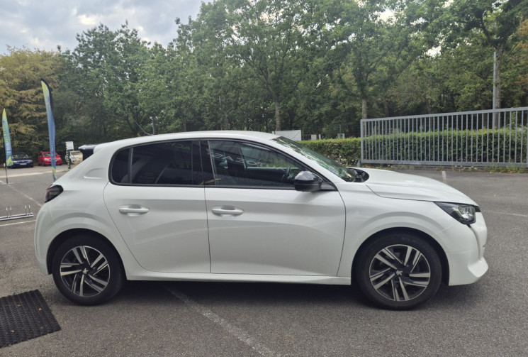 Peugeot 208 1.2 100ch Allure Pack EAT8 / Cockpit 3D / Kit de distribution récent 