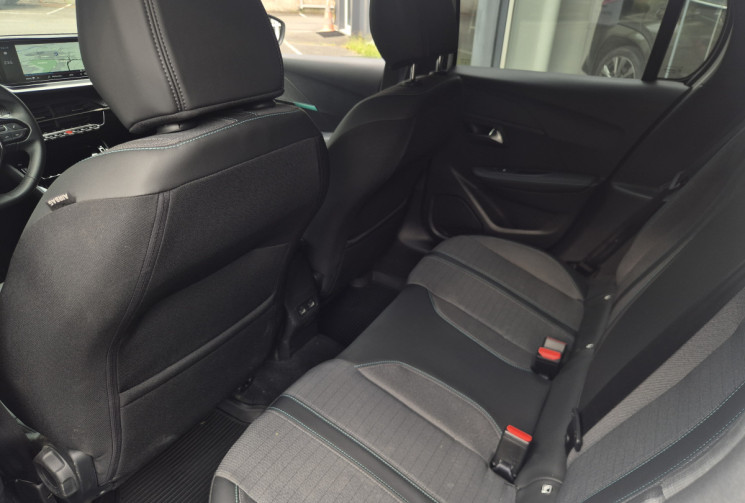 Peugeot 208 1.2 100ch Allure Pack EAT8 / Cockpit 3D / Kit de distribution récent 