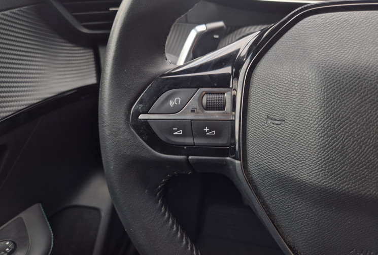 Peugeot 208 1.2 100ch Allure Pack EAT8 / Cockpit 3D / Kit de distribution récent 