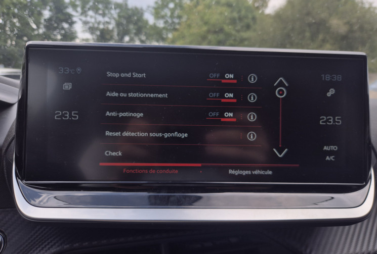 Peugeot 208 1.2 100ch Allure Pack EAT8 / Cockpit 3D / Kit de distribution récent 
