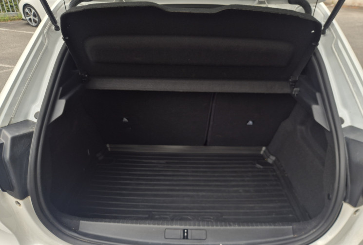 Peugeot 208 1.2 100ch Allure Pack EAT8 / Cockpit 3D / Kit de distribution récent 