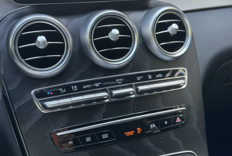 Mercedes GLC Coupé AMG Line 300e 320 4Matic 9G-Tronic / Toit ouvrant / Carplay / 360° / Siege chauff
