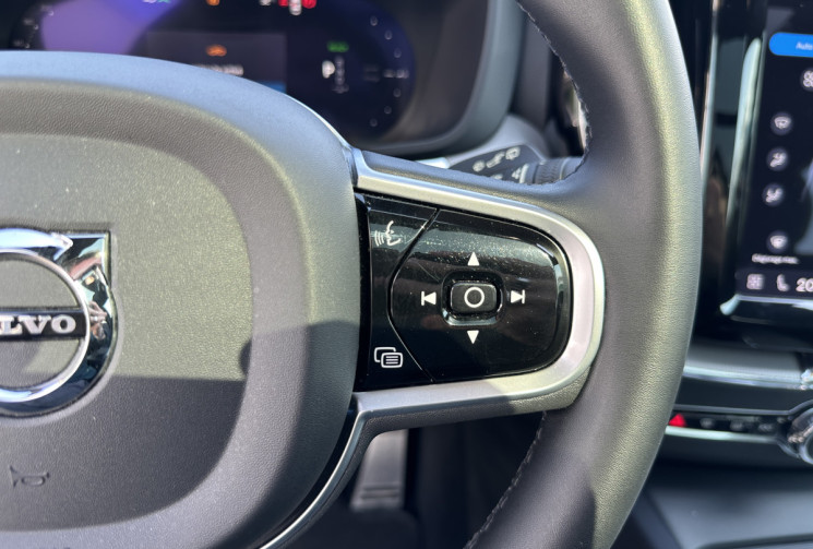 Volvo XC60 II Phase 2 T6 RECHARGE 2.0 Ti 341 CV HYBRIDE AWD GEARTRONIC8 R-DESIGN