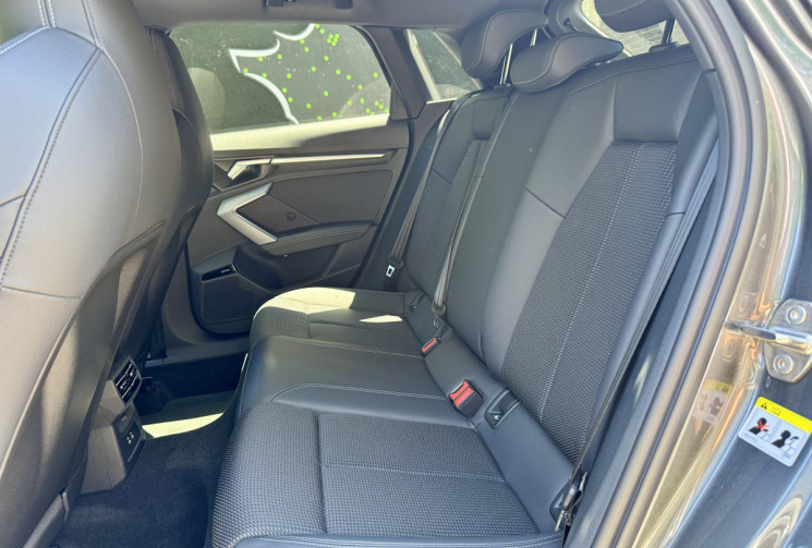 Audi A3 SPORTBACK S-Line 35 TFSi 150 S-Tronic / NEUVE / Toit ouvrant / Sonos / 360° / Garantie 12/27
