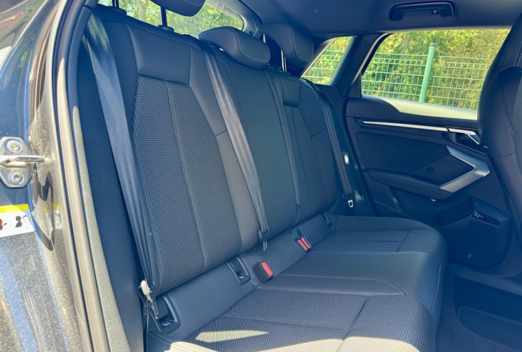 Audi A3 SPORTBACK S-Line 35 TFSi 150 S-Tronic / NEUVE / Toit ouvrant / Sonos / 360° / Garantie 12/27