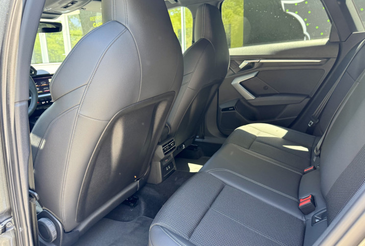 Audi A3 SPORTBACK S-Line 35 TFSi 150 S-Tronic / NEUVE / Toit ouvrant / Sonos / 360° / Garantie 12/27