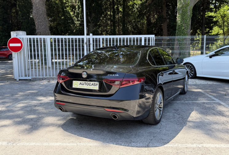 Alfa Romeo Giulia 2.2 JTD 180 Lusso AT8 / Distribution OK / Harman Kardon / Sièges Chauffants