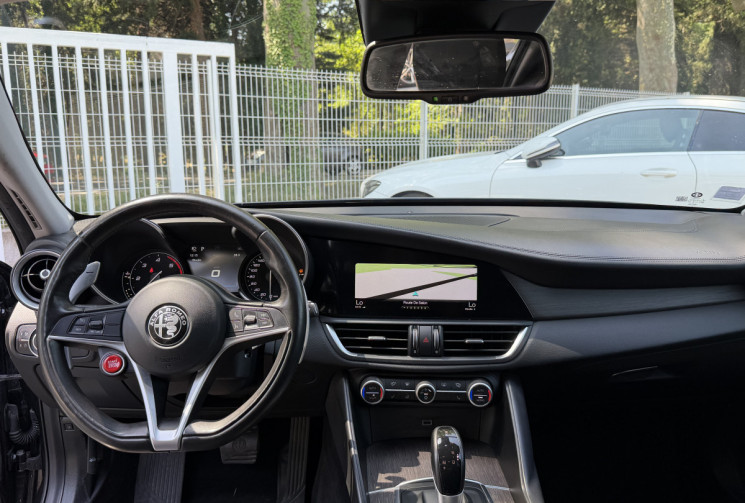 Alfa Romeo Giulia 2.2 JTD 180 Lusso AT8 / Distribution OK / Harman Kardon / Sièges Chauffants