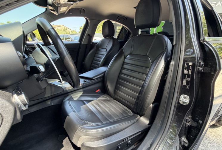 Alfa Romeo Giulia 2.2 JTD 180 Lusso AT8 / Distribution OK / Harman Kardon / Sièges Chauffants