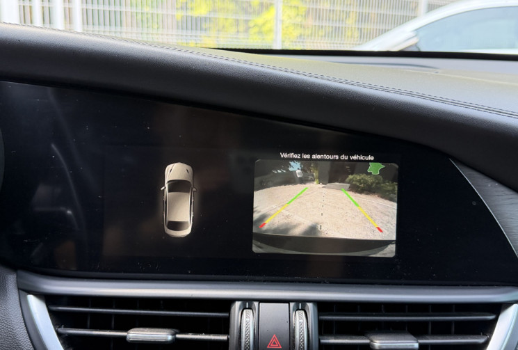 Alfa Romeo Giulia 2.2 JTD 180 Lusso AT8 / Distribution OK / Harman Kardon / Sièges Chauffants