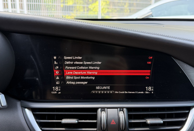 Alfa Romeo Giulia 2.2 JTD 180 Lusso AT8 / Distribution OK / Harman Kardon / Sièges Chauffants