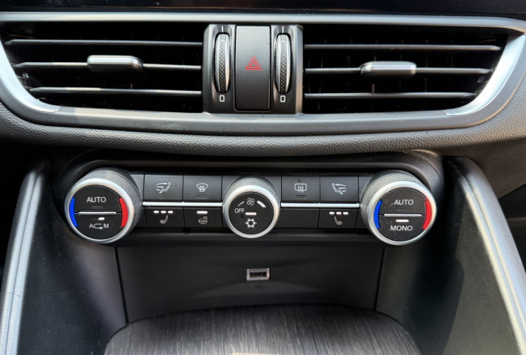 Alfa Romeo Giulia 2.2 JTD 180 Lusso AT8 / Distribution OK / Harman Kardon / Sièges Chauffants