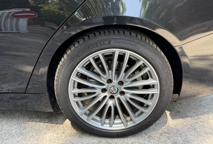Alfa Romeo Giulia 2.2 JTD 180 Lusso AT8 / Distribution OK / Harman Kardon / Sièges Chauffants