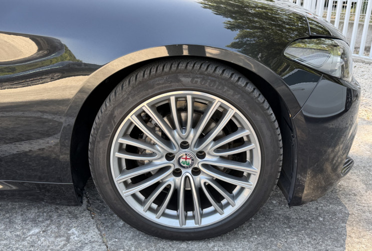 Alfa Romeo Giulia 2.2 JTD 180 Lusso AT8 / Distribution OK / Harman Kardon / Sièges Chauffants