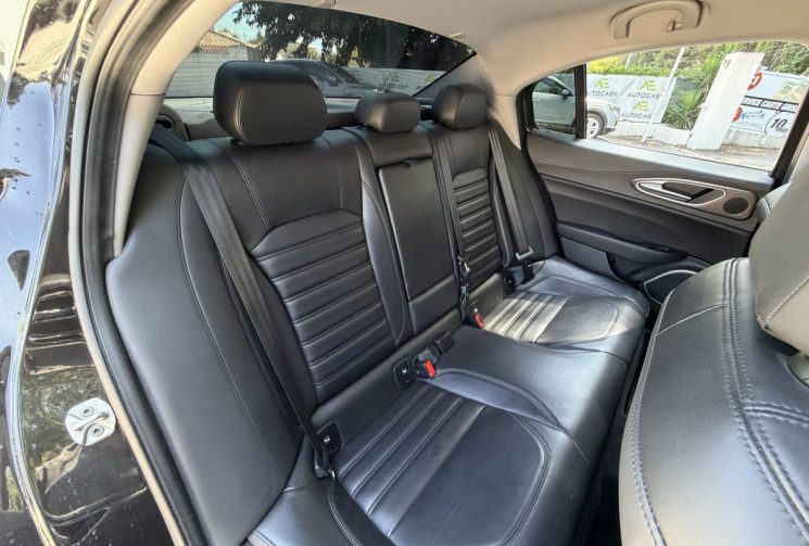 Alfa Romeo Giulia 2.2 JTD 180 Lusso AT8 / Distribution OK / Harman Kardon / Sièges Chauffants