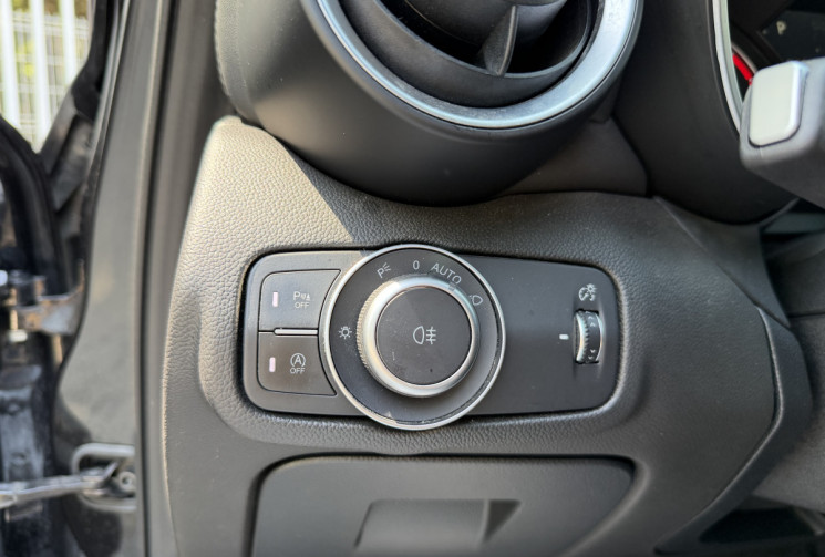Alfa Romeo Giulia 2.2 JTD 180 Lusso AT8 / Distribution OK / Harman Kardon / Sièges Chauffants
