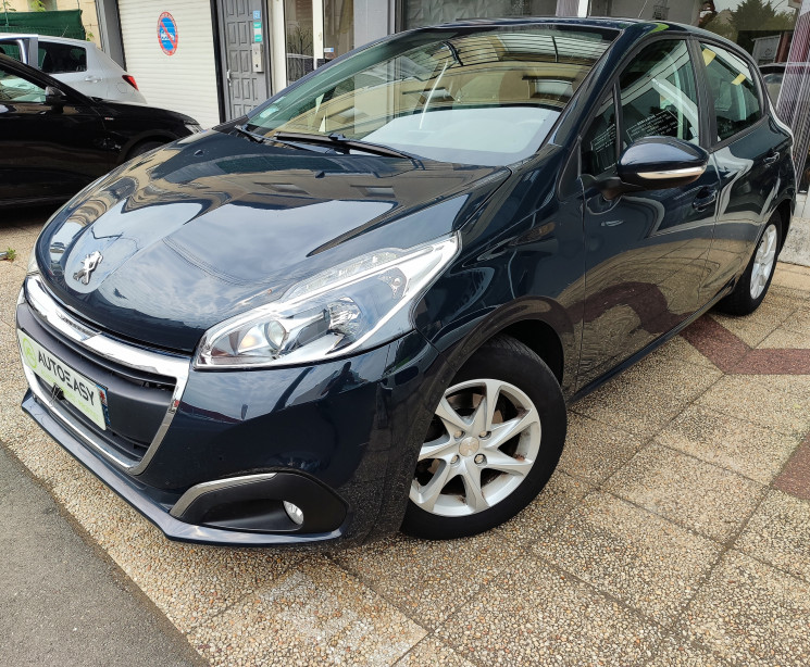 Peugeot 208 1.2 82 cv ALLURE / Sièges chauffants 