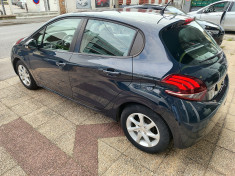 Peugeot 208 1.2 82 cv ALLURE / Sièges chauffants 
