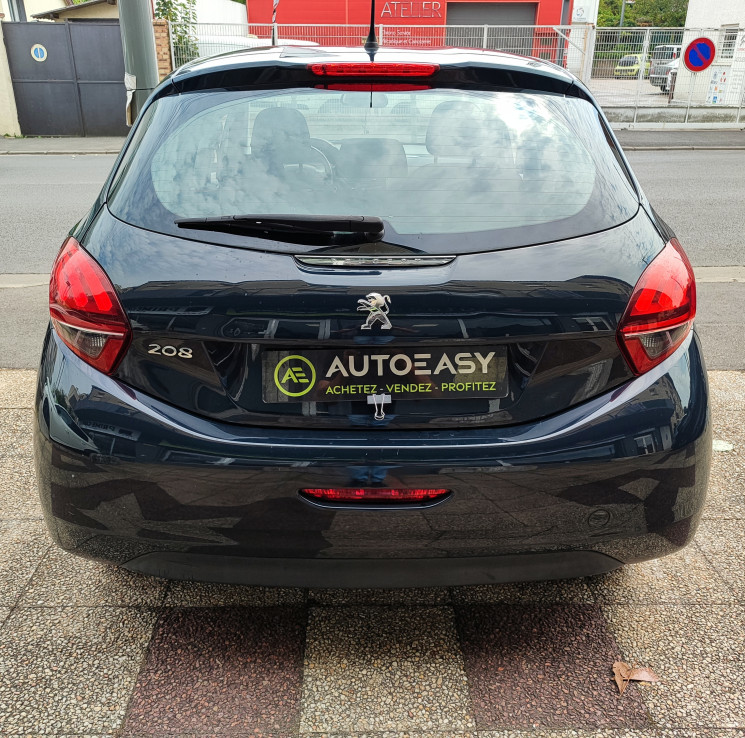 Peugeot 208 1.2 82 cv ALLURE / Sièges chauffants 
