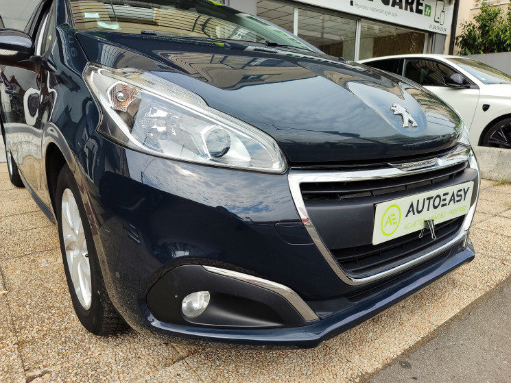Peugeot 208 1.2 82 cv ALLURE / Sièges chauffants 
