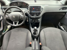 Peugeot 208 1.2 82 cv ALLURE / Sièges chauffants 