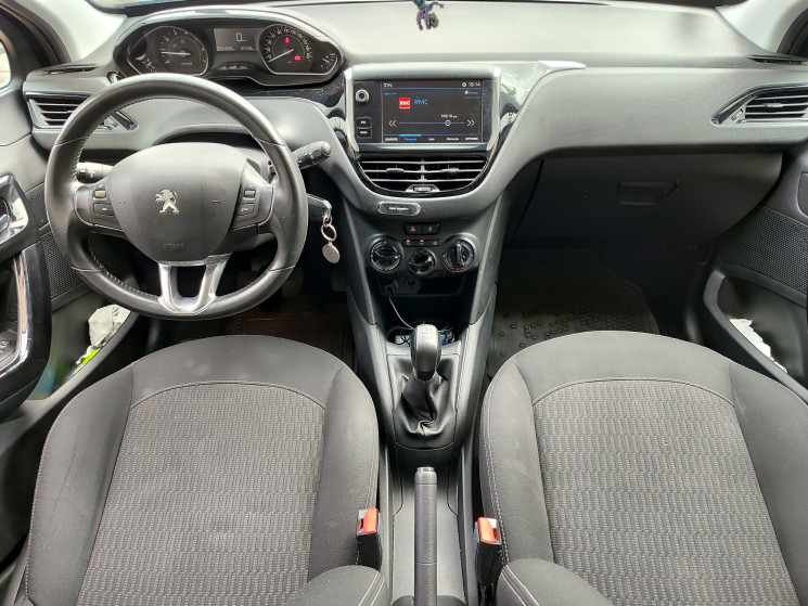 Peugeot 208 1.2 82 cv ALLURE / Sièges chauffants 