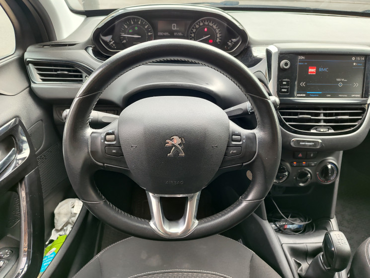 Peugeot 208 1.2 82 cv ALLURE / Sièges chauffants 