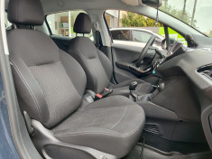 Peugeot 208 1.2 82 cv ALLURE / Sièges chauffants 