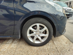 Peugeot 208 1.2 82 cv ALLURE / Sièges chauffants 