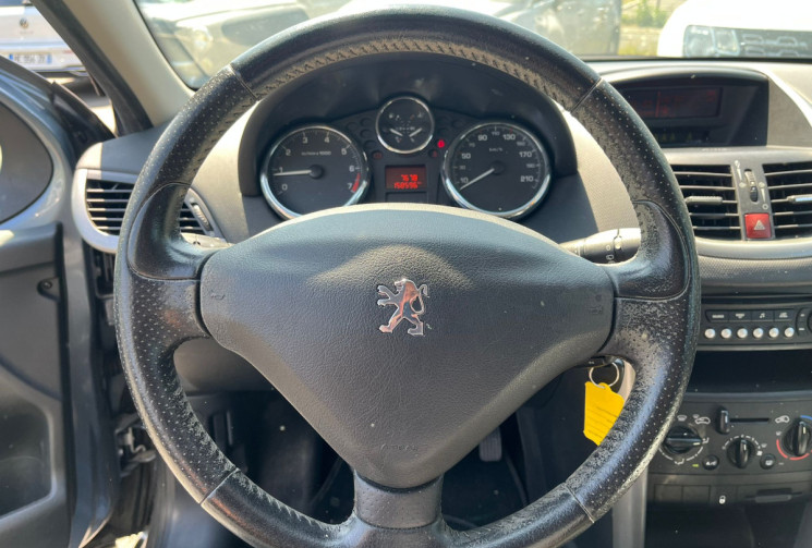 Peugeot 207 1.4i 90 ch Premium 5 portes