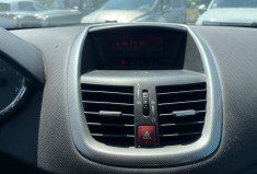 Peugeot 207 1.4i 90 ch Premium 5 portes