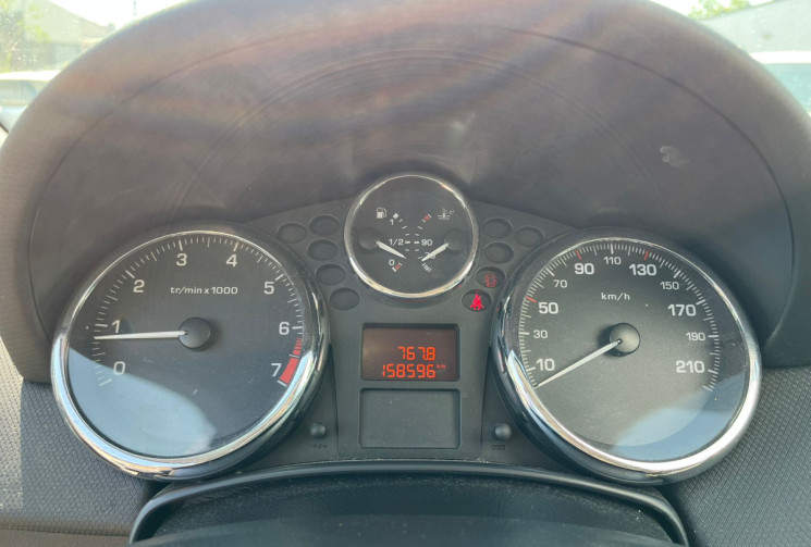 Peugeot 207 1.4i 90 ch Premium 5 portes