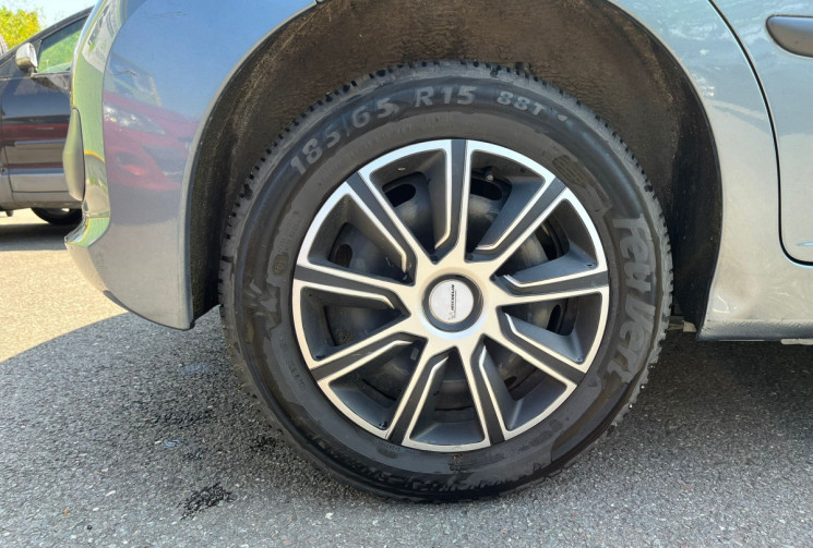Peugeot 207 1.4i 90 ch Premium 5 portes