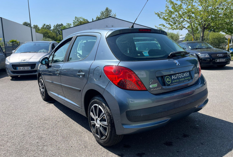 Peugeot 207 1.4i 90 ch Premium 5 portes