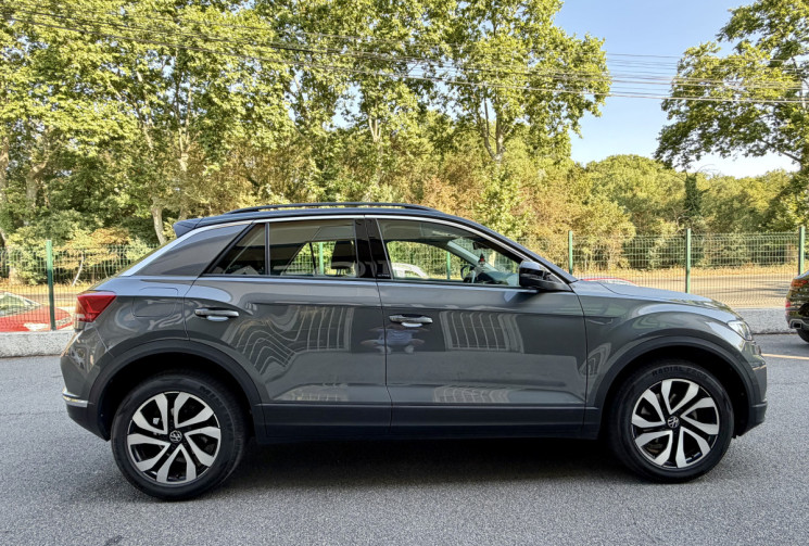 Volkswagen T-Roc Active 1.0 TSi 12V 110 cv / Cockpit / Camera / Carplay