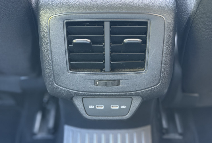 Volkswagen T-Roc Active 1.0 TSi 12V 110 cv / Cockpit / Camera / Carplay