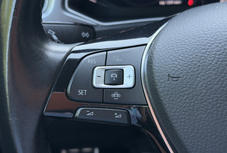Volkswagen T-Roc Active 1.0 TSi 12V 110 cv / Cockpit / Camera / Carplay